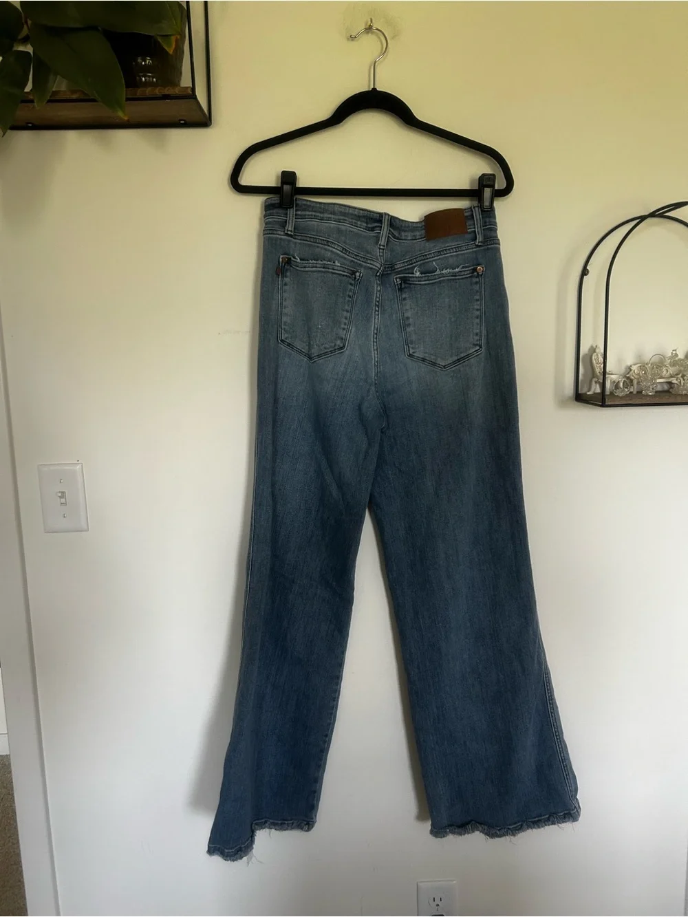 Judy Blue Retro Wide Leg Lightly Distressed Raw Hem Denim Blue Jeans Size 13/31 - Picture 2 of 6